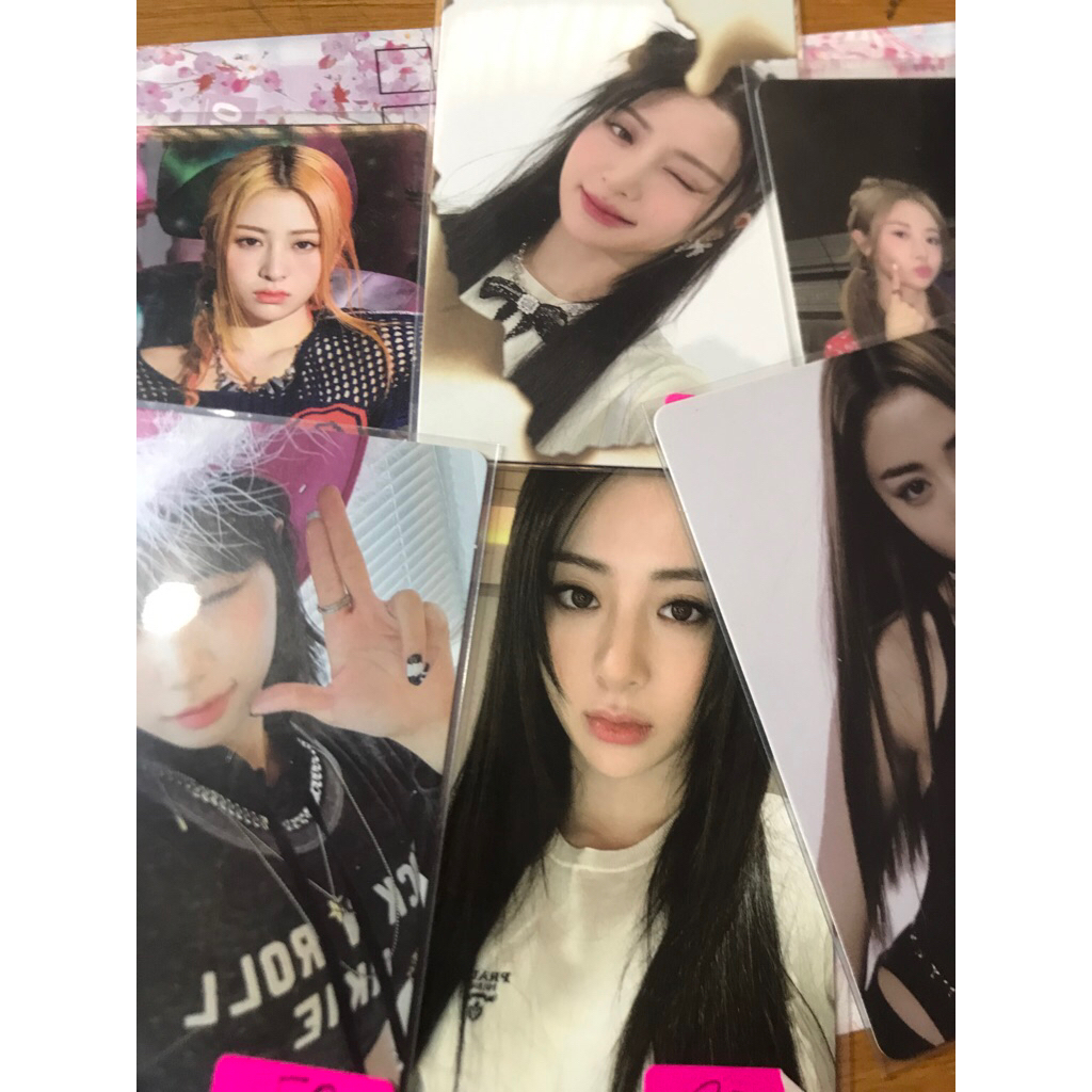 LE SSERAFIM official photocard pc yunjin chaewon sakura eunchae