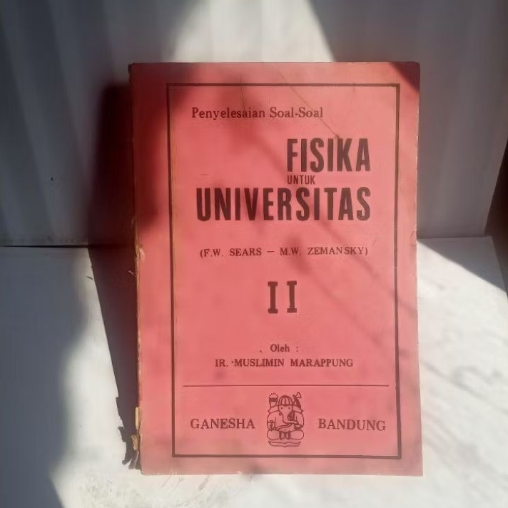 Buku Penyelesaian Soal-Soal Fisika Untuk Universitas