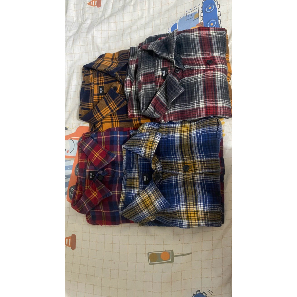 Kemeja Flanel Uniqlo preloved