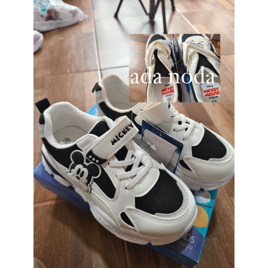 Sepatu reject anak cewek
