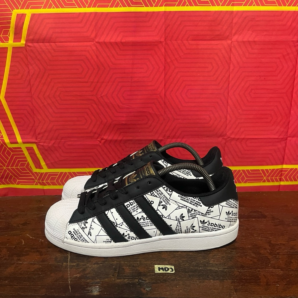 Sepatu adidas superstar label collage size 42