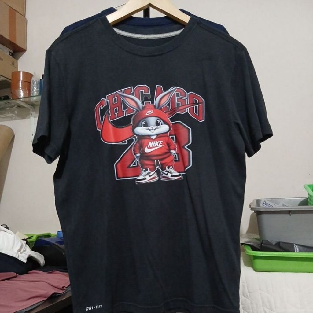 Kaos oblong bahan katun dry fit lembut warna hitam kerah kencang NIKE second Original size S-M ld 10