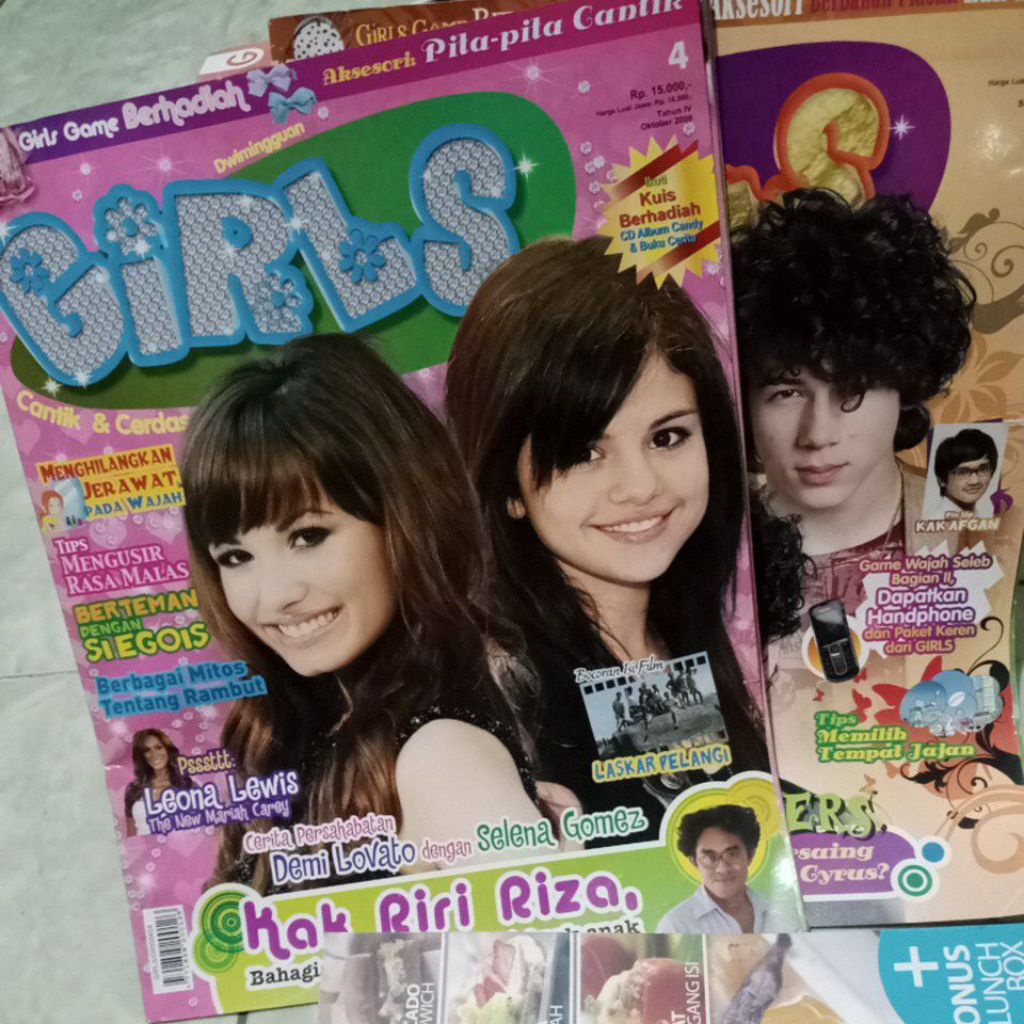 BUKU MAJALAH GIRLS