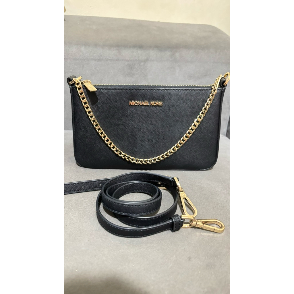 MK PL jet set travel md zip pouchette - black