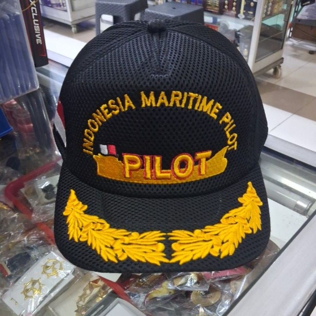 Topi maritime pilot