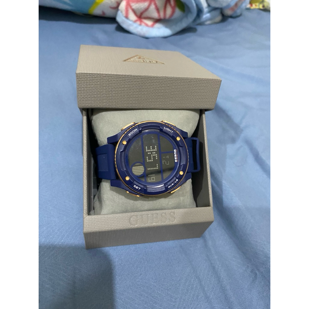 Jam Tangan Pria Guess GW0225G2 Zip Digital Navy Blue Fullset Bekas Mulus