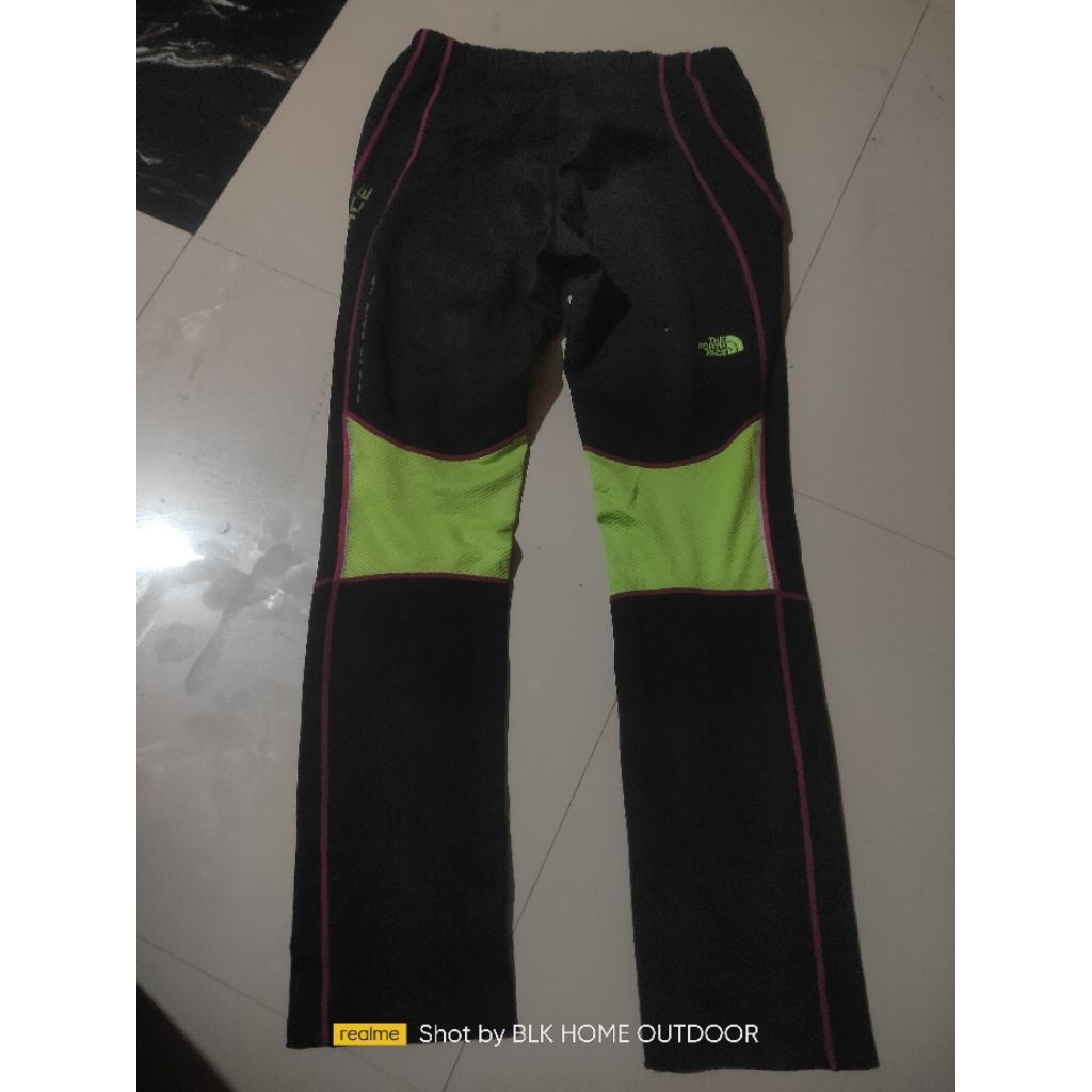 celana TNF