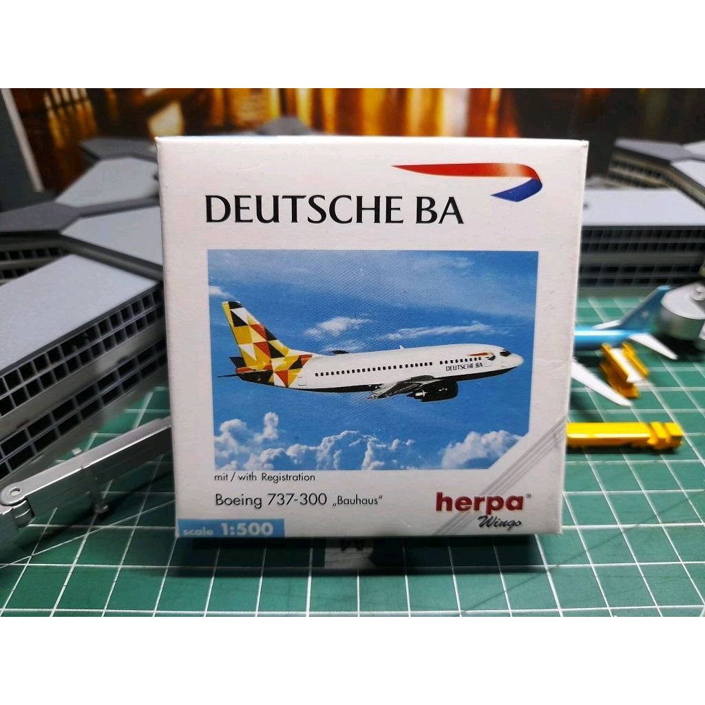 Herpa Wings skala 1:500 - Deutsche BA Boeing 737-300 "Bauhaus" HWP07