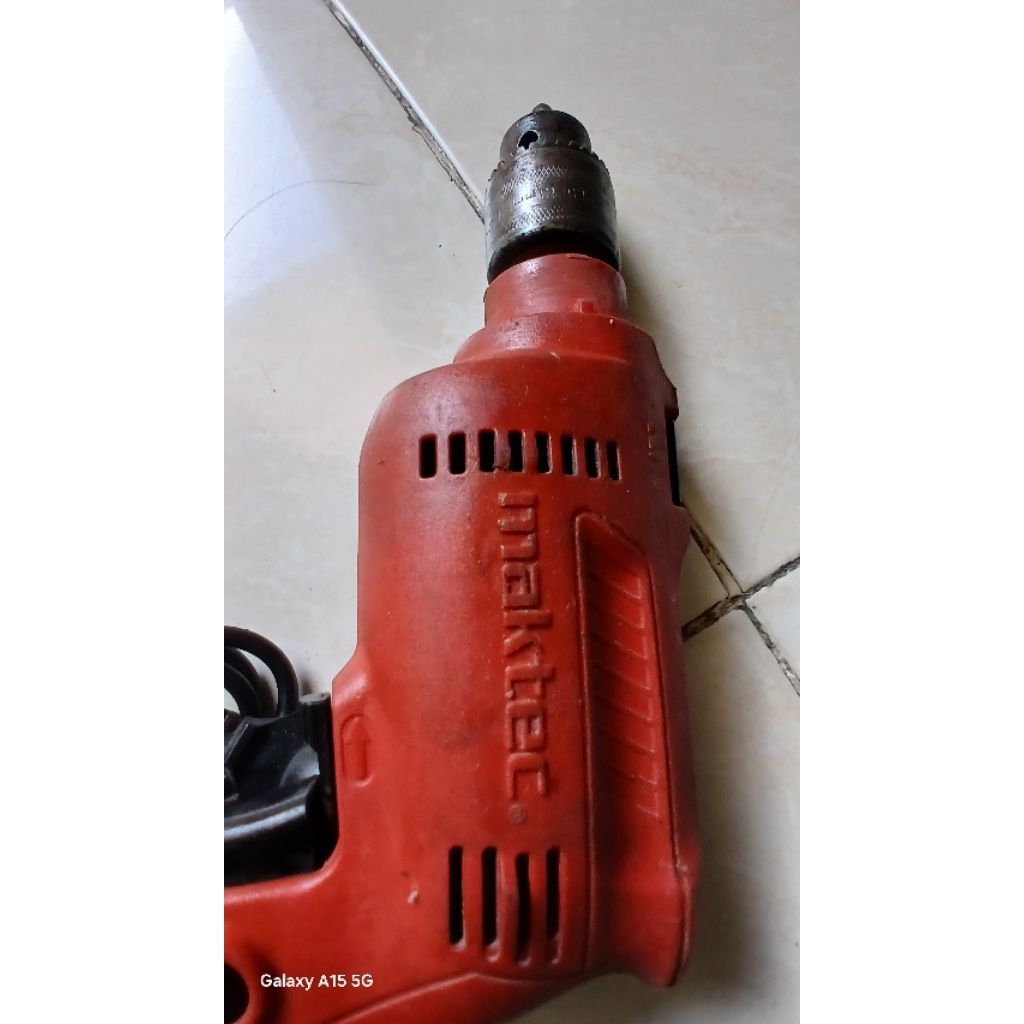 bor bekas merek maktec 13 mm kondisi masih normal semua siap pakai kerja bunyi halus