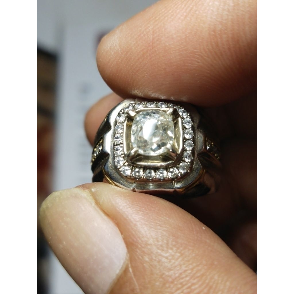 Cincin Perak Natural Colorless Zircon 1.99 Ct Sertifikat CGL Langka
