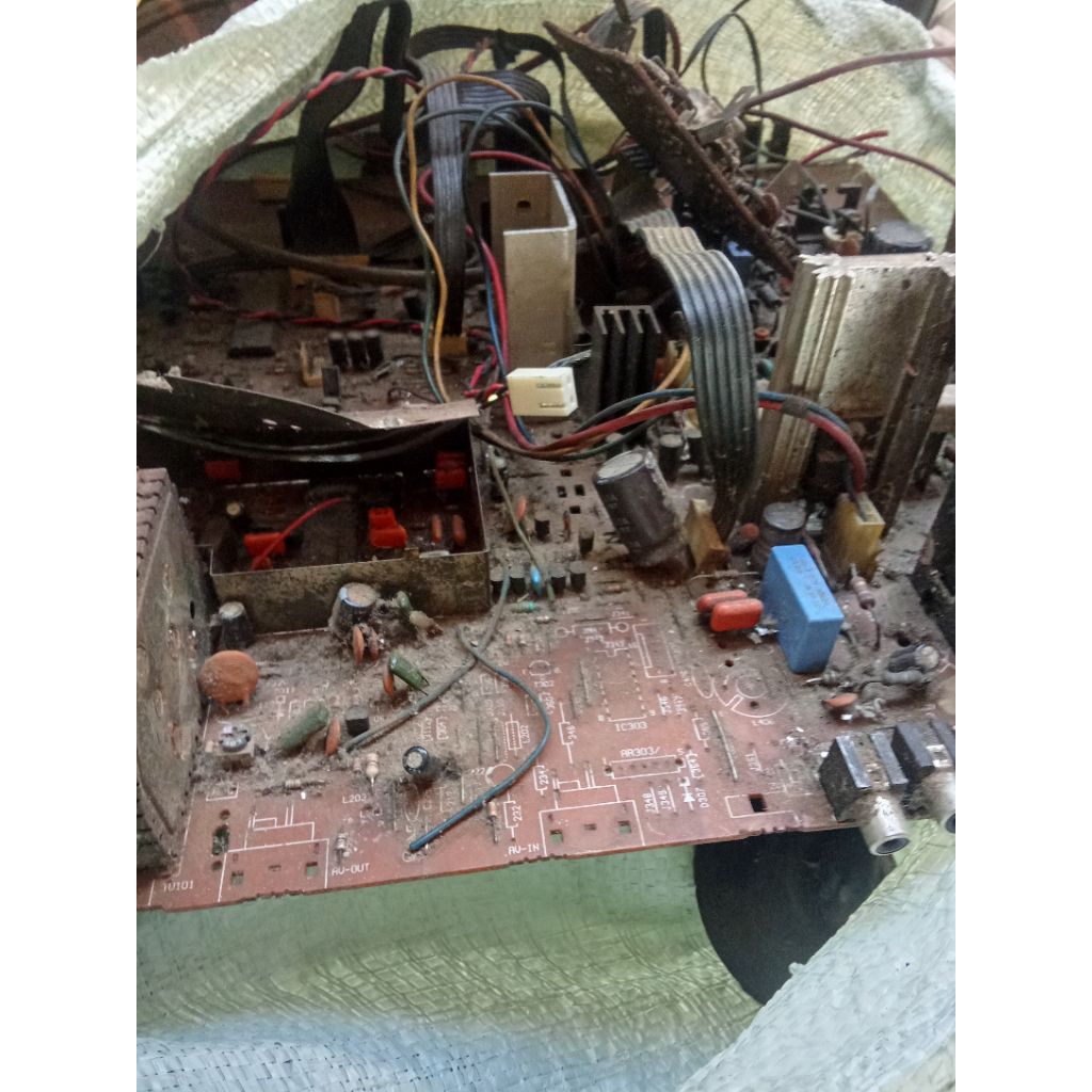 pcb tv jadul bahan leburan