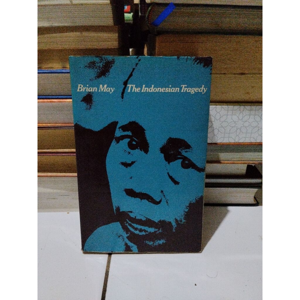 Buku original THE INDONESIAN TRAGEDY by Brian May
