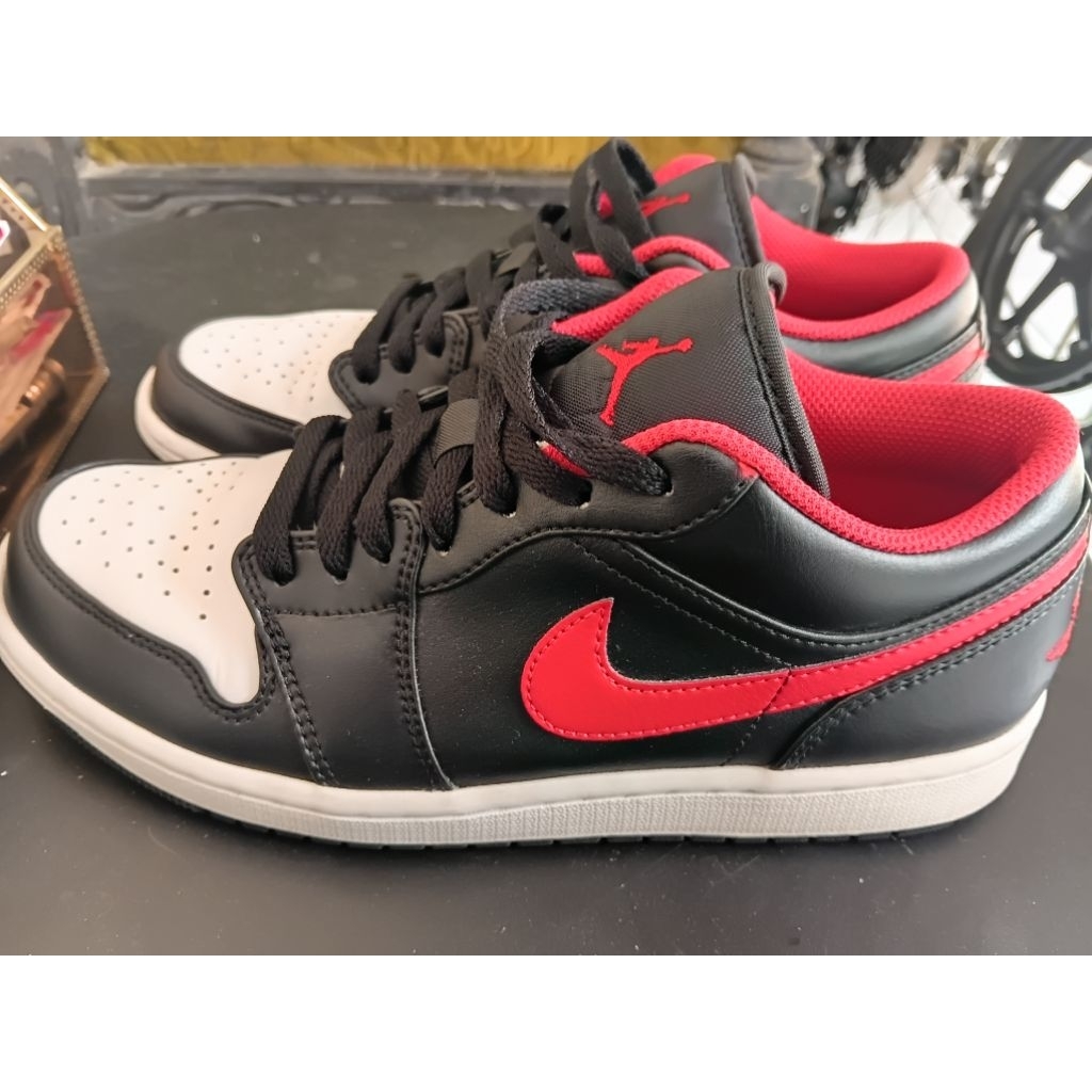 Nike Air Jordan Low 1 White Toes