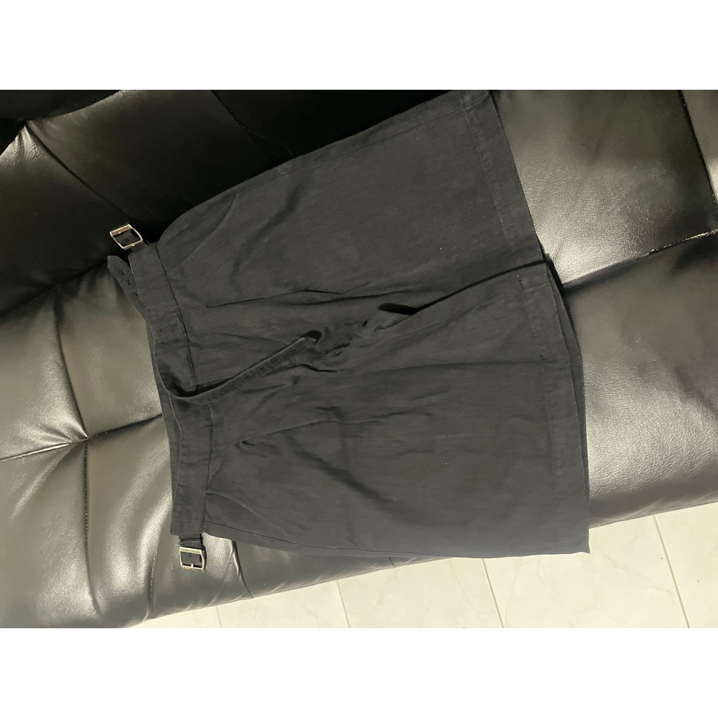 baggy jorts hitam