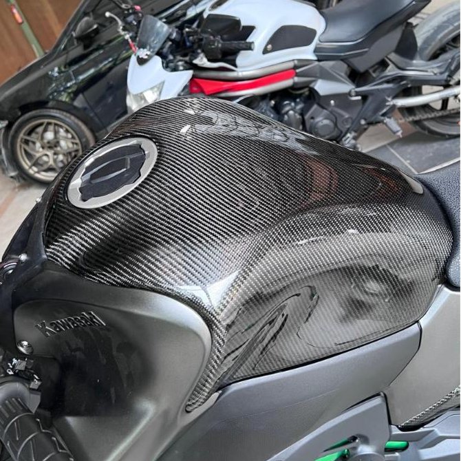 Cover tank Kawasaki z900 carbon asli