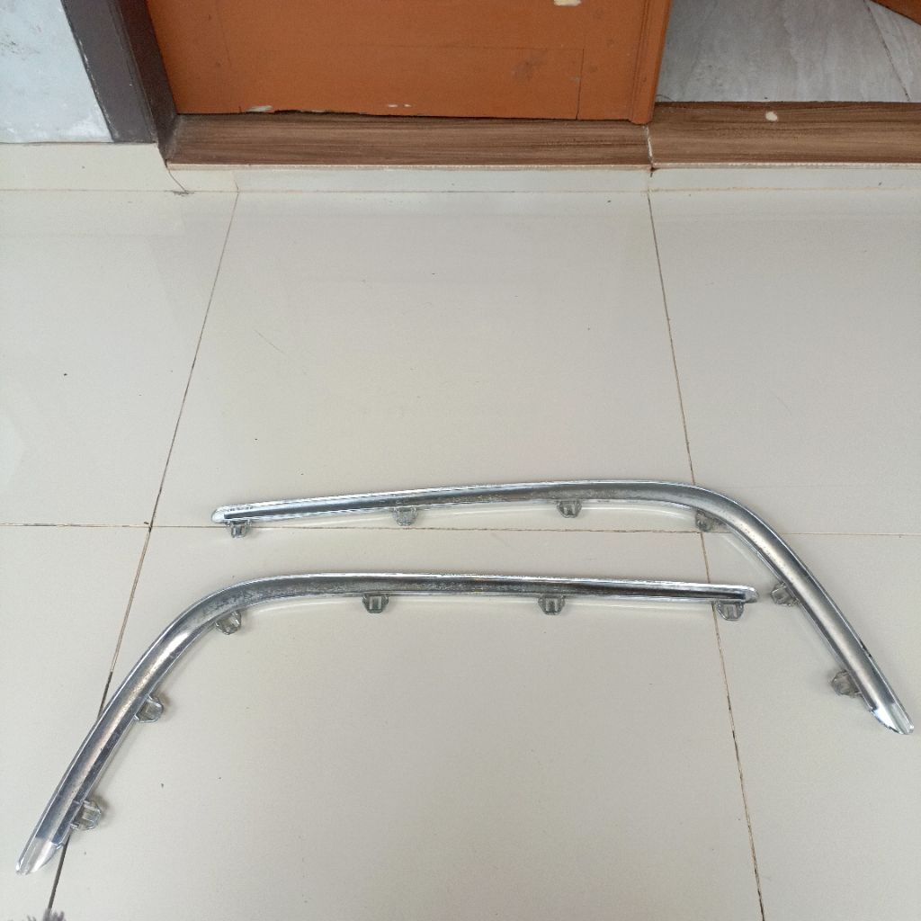 LIST MOULDING NAKEL BUMPER BELAKANG HONDA ACCORD CM5 2006 ORIGINAL