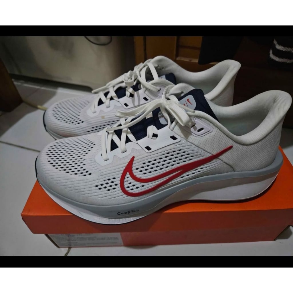 Nike Quest 6