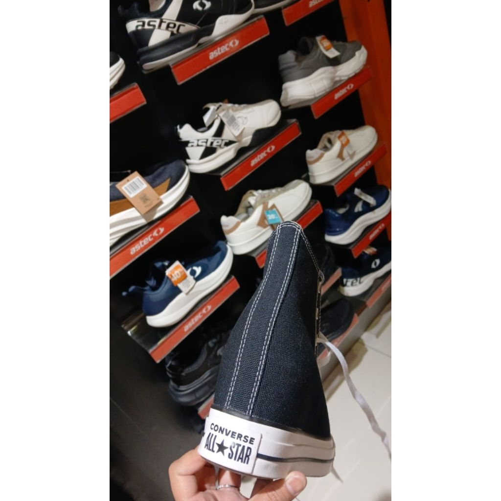 Sepatu Sneakers Wanita Converse Chuck Taylor All Star Classic Wedge Platform Black Original A11909C