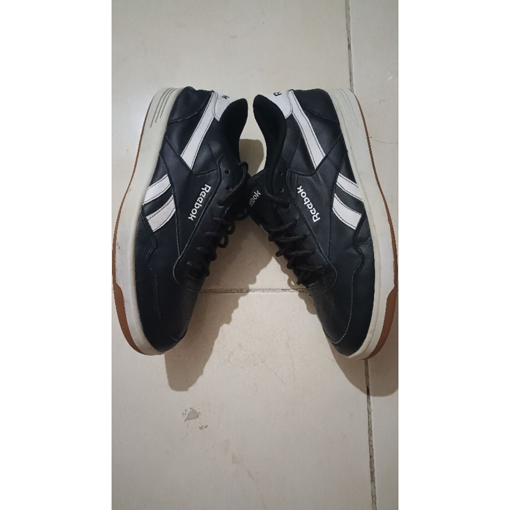 sepatu second casual tennis badminton REEBOK BLACK 42 26.5