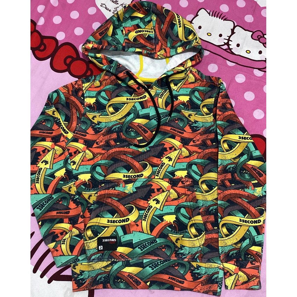 Preloved Hoodie Three Second Kids Warna Warni motif Panah size 8
