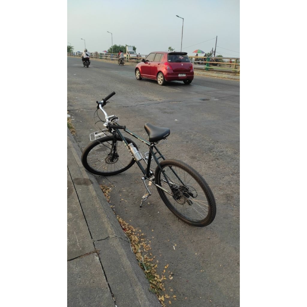 sepeda commuter bike