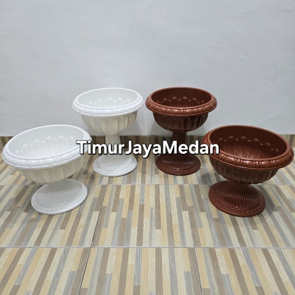 Pot Piala Pot Bunga Kaki Pendek Tinggi Phylia Coklat & Putih