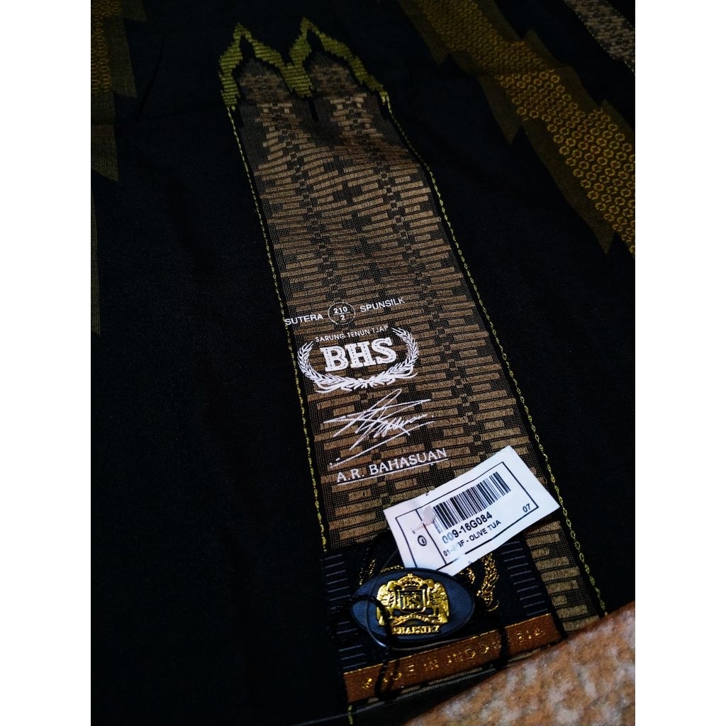 SARUNG BHS ORIGINAL FULLSUTRA GRADE GOLD MOTIF SGF WARNA HITAM KOMBINASI EMAS KELUARAN 2016 BERBARCO