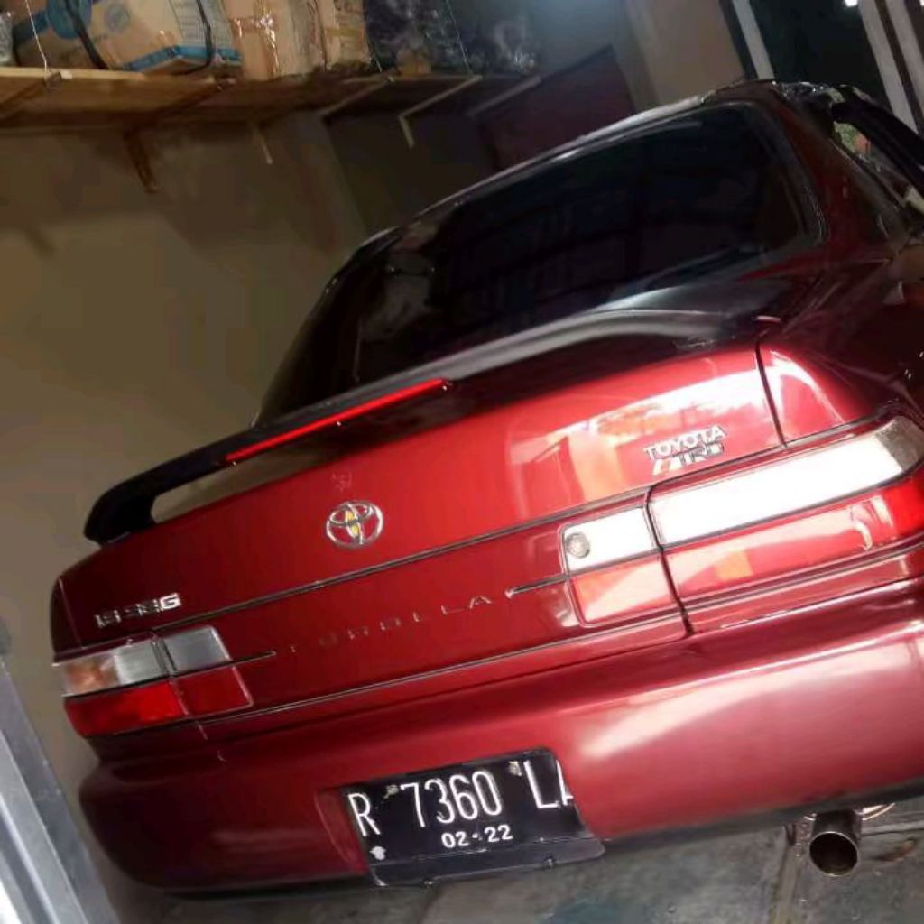spoiler Soluna sedan Soluna dengan lampu