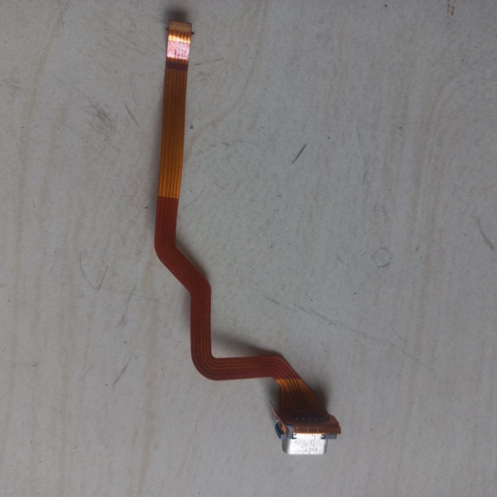 Port VGA bawaan Laptop Sony Vaio PCG-31111W