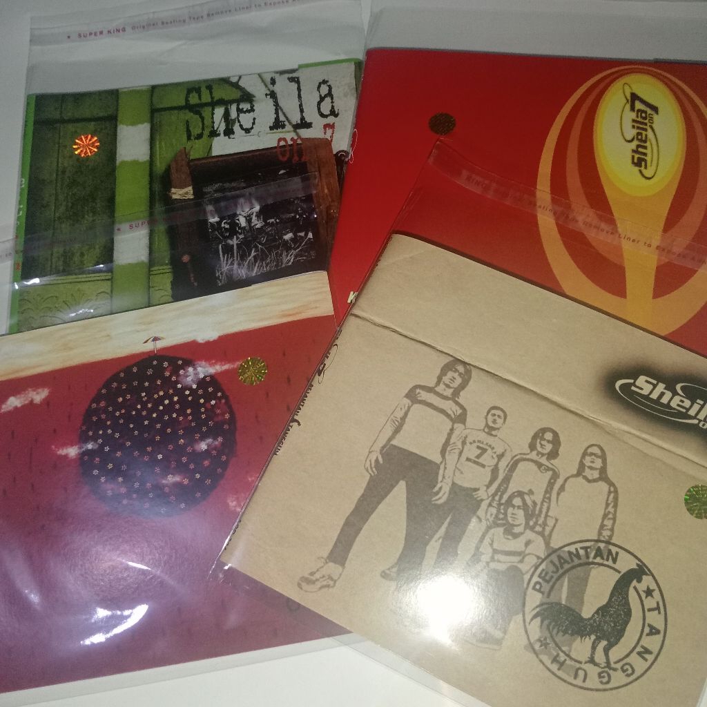 [SEPAKET] 4 ALBUM CD SHEILA ON 7 1999, KISAH KLASIK 2000, 07 DES DAN PEJANTAN TANGGUH (DAPAT 4 ALBUM