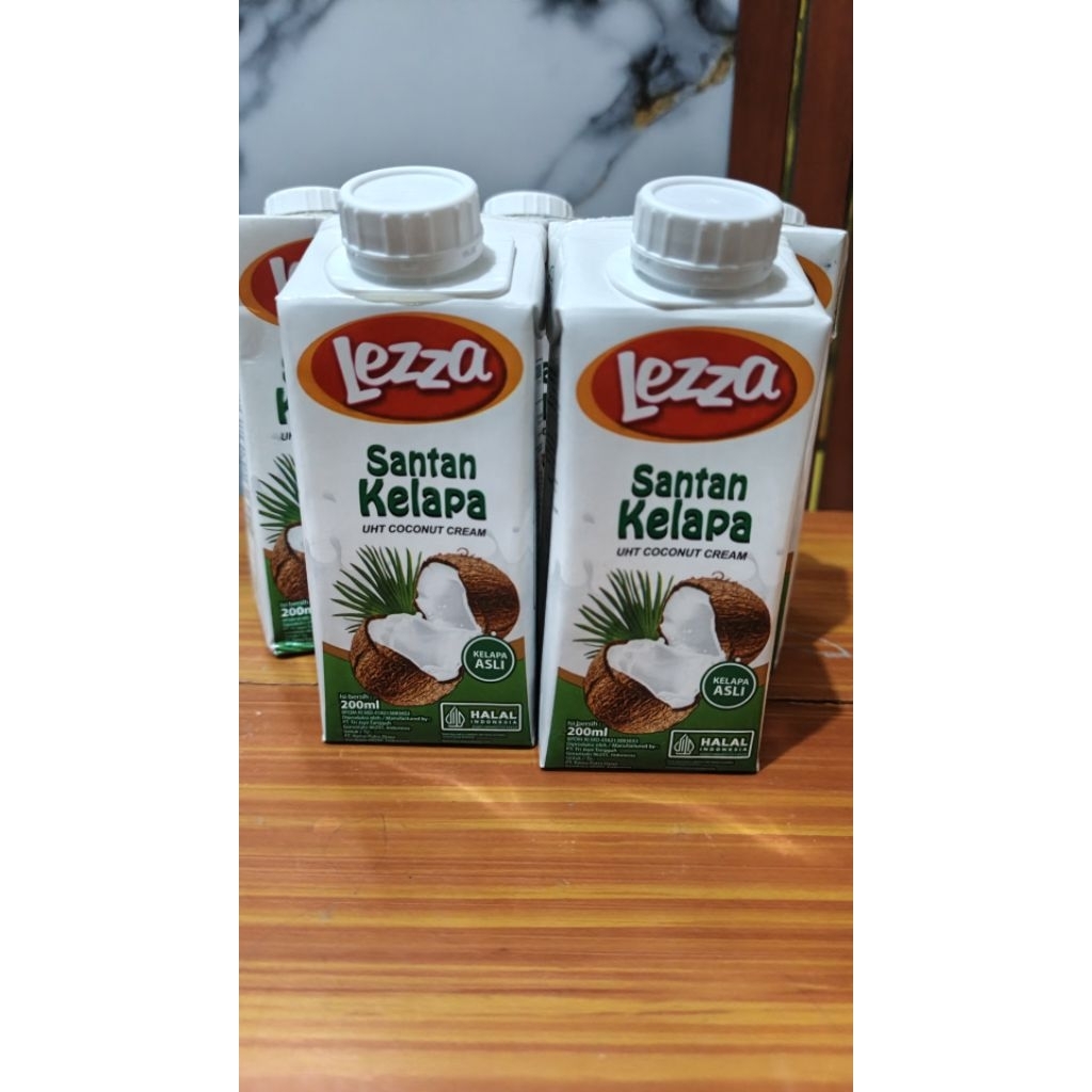 Lezza Santan Kelapa Asli 200ml