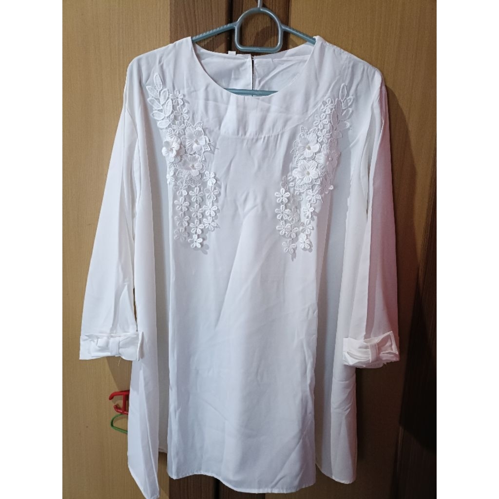 BLUS PUTIH WANITA BIGSIZE JUMBO