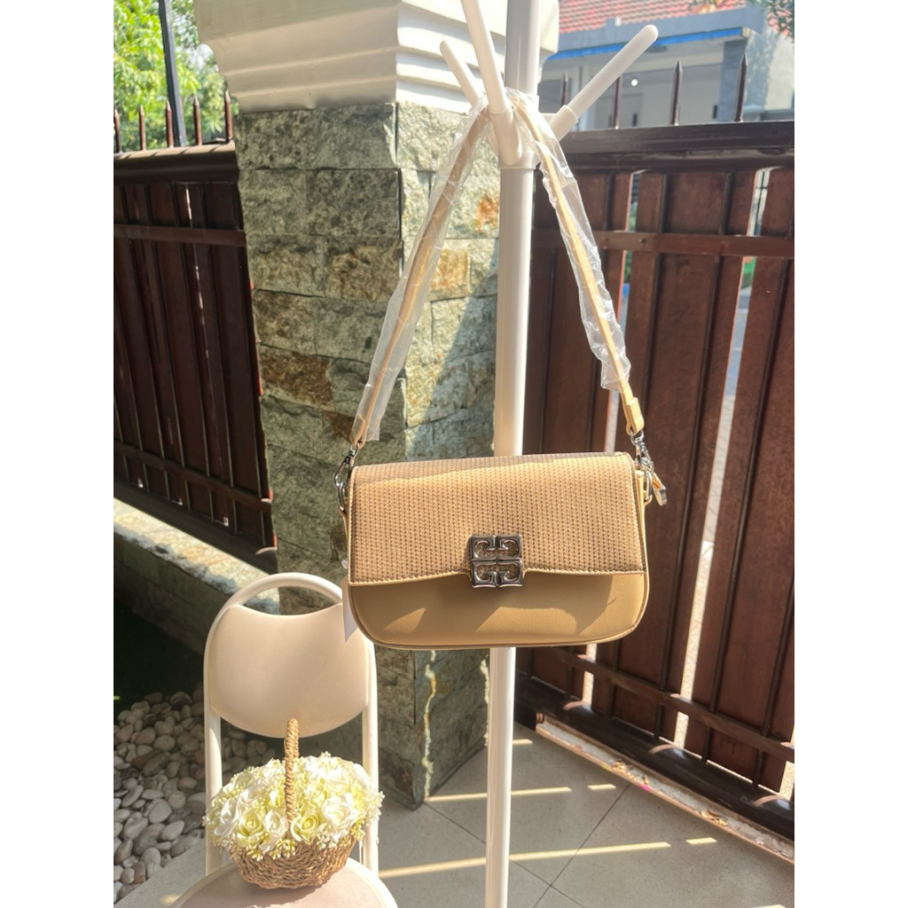 Givenchy 4G Shoulder Bag Brown