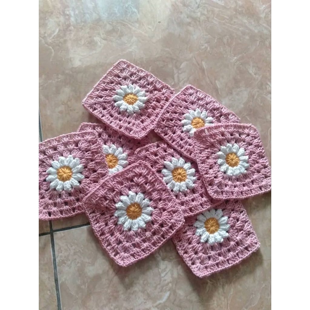 granny daisy dusty pink