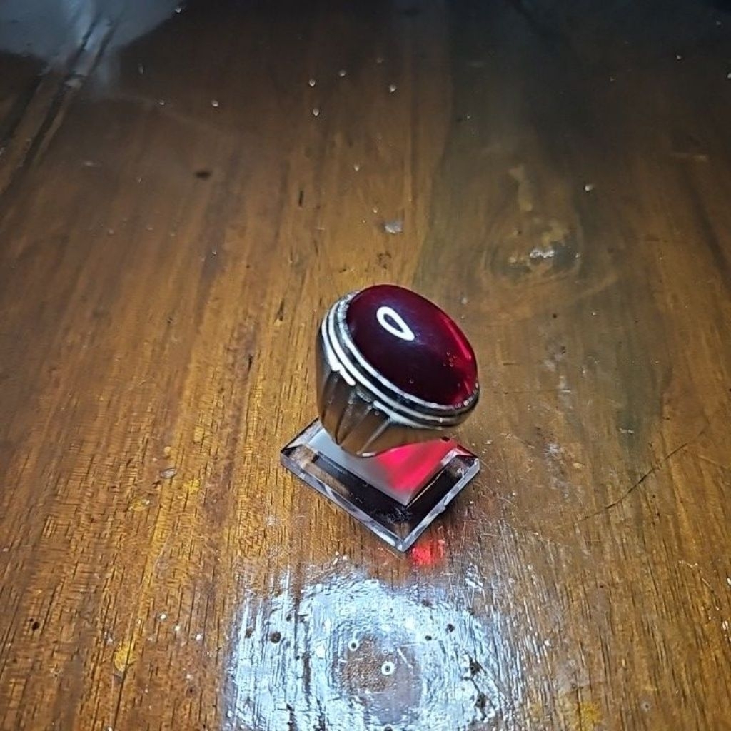 Batu cincin Merah Siem