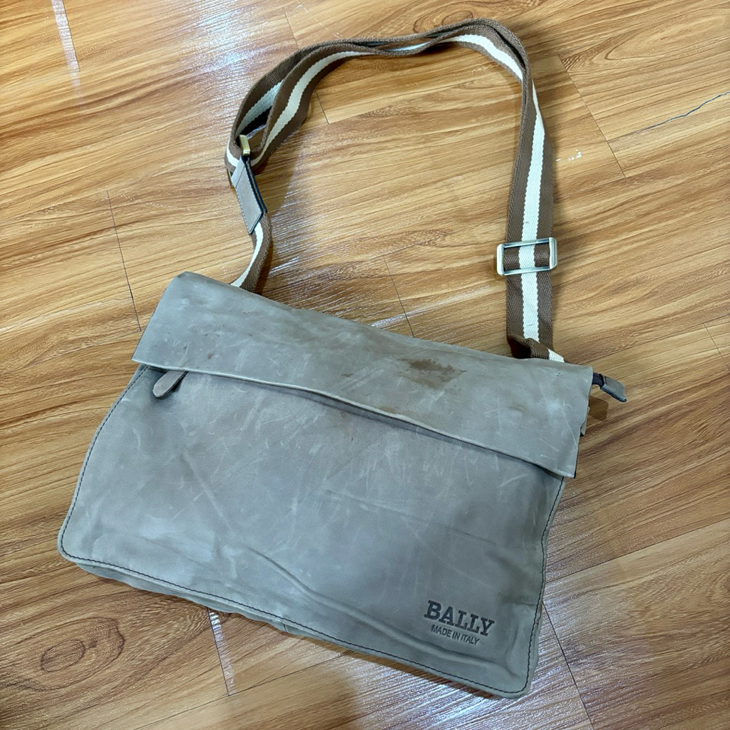 Bally Messenger Sling Bag Vintage Preloved