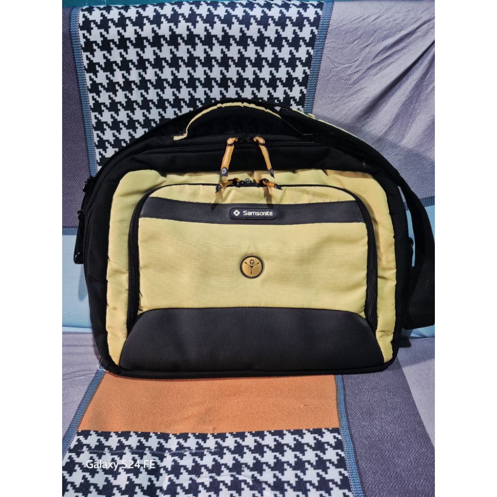Tas Selempang Laptop Samsonite