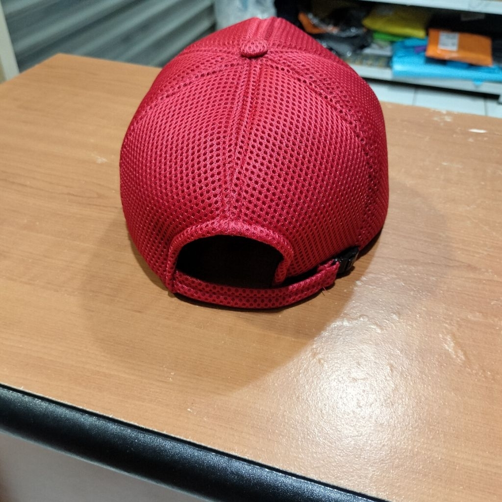 TOPI PDI PERJUANGAN