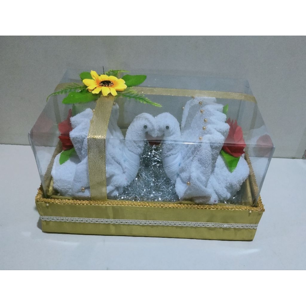 PARCEL WEDDING HANDUK ANGSA LOVE