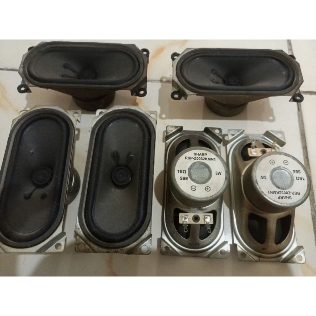 Speaker Sharp midle