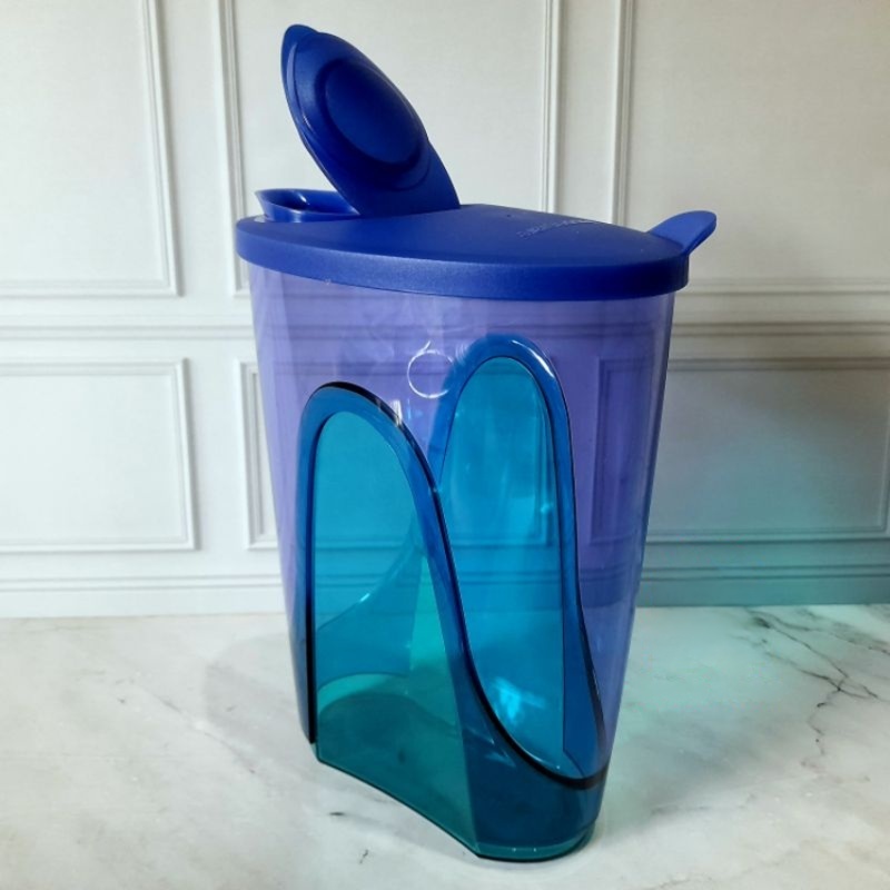 Eleganzia Tupperware 1.6 L Drink Slimline Pitcher , Covered Acrylic Jug for Refrigerator