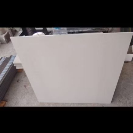 granit crem muda 60x60