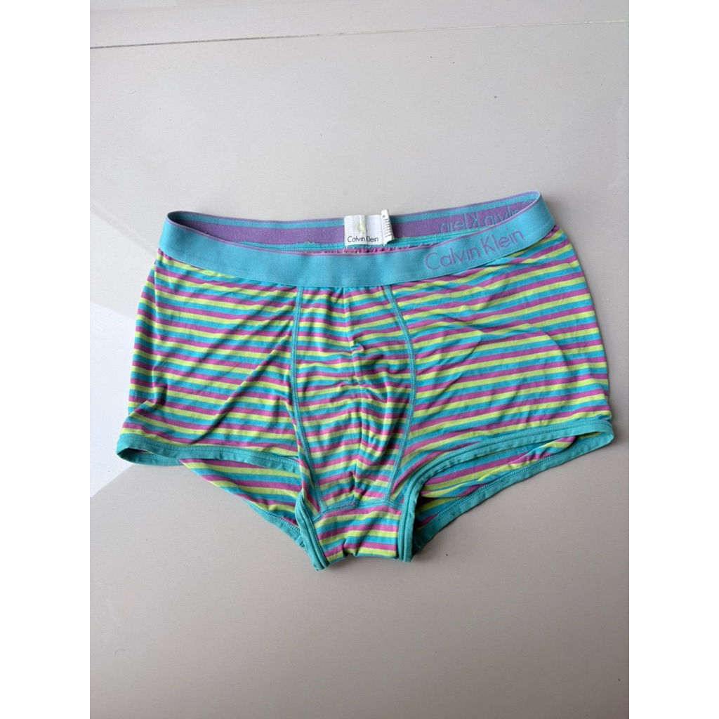 celana dalam boxer Calvin Klein CK One pelangi (M ke L), karet aman, tinggal pakai