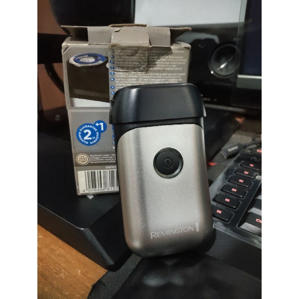 REMINGTON Travel Rotary Shaver R95