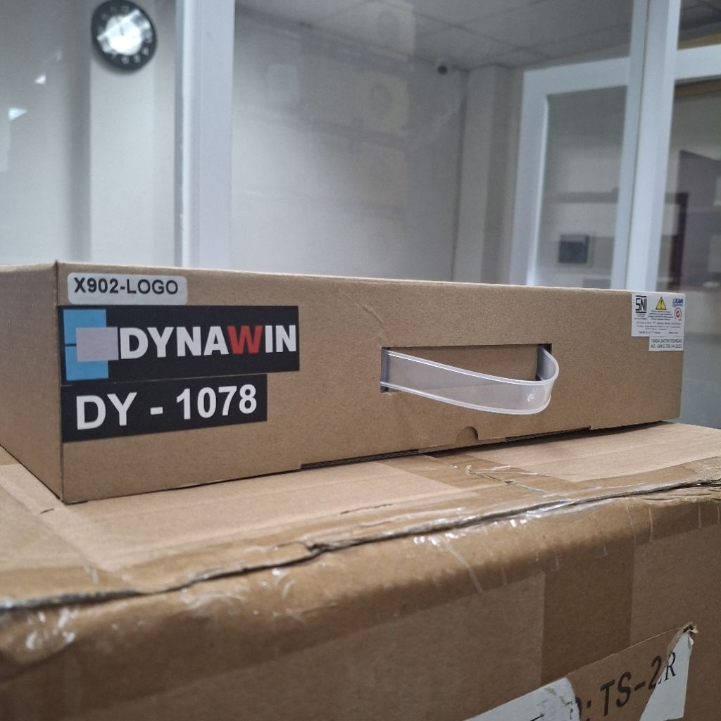 TV PLAFON MOBIL/TV ROOF MONITOR DYNAWIN TOYOTA DY-1078  / TV MONITOR DYNAWIN TOYOTA 9 INCH