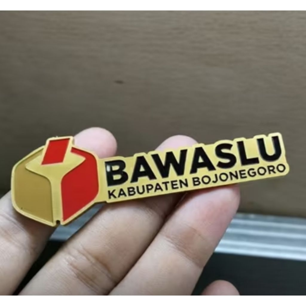 pin bawaslu/name tag bawaslu/pin costum laen nya