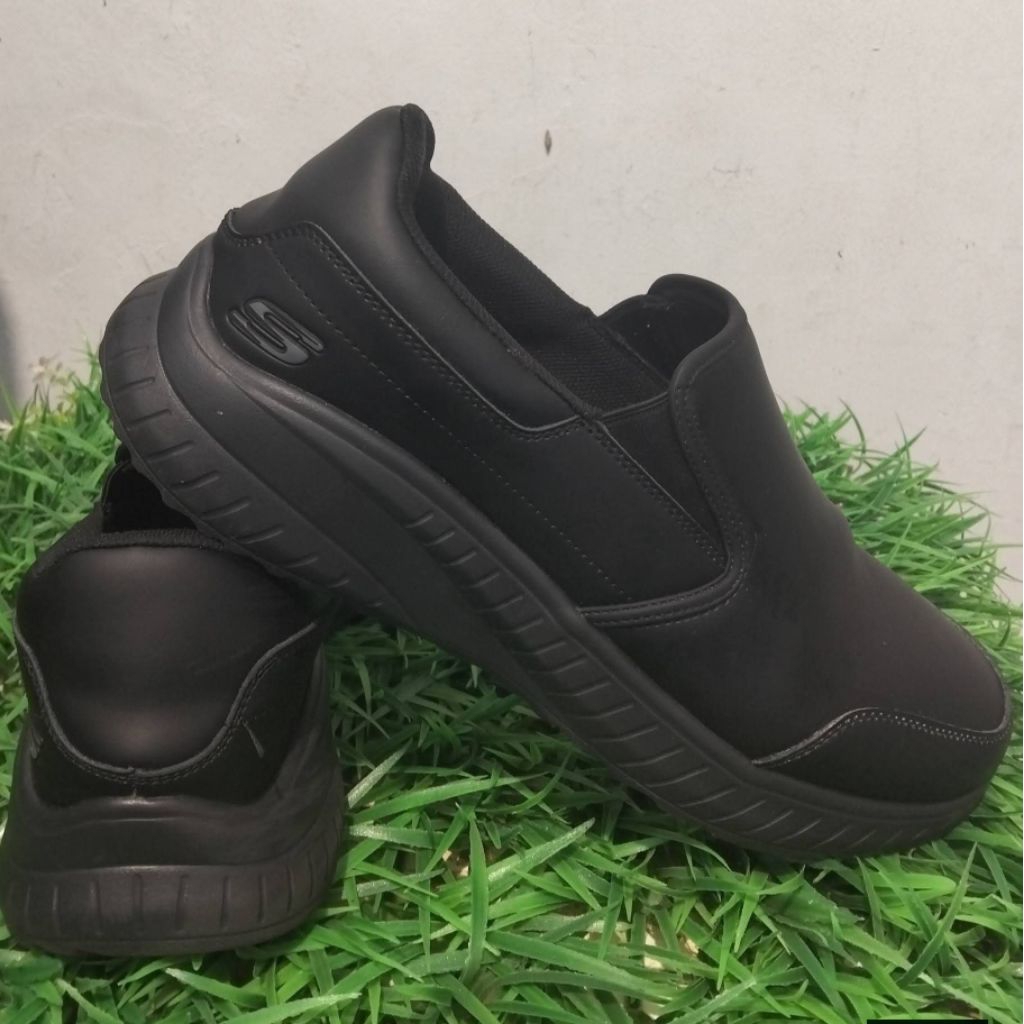 Sepatu Formal Skechers 45
