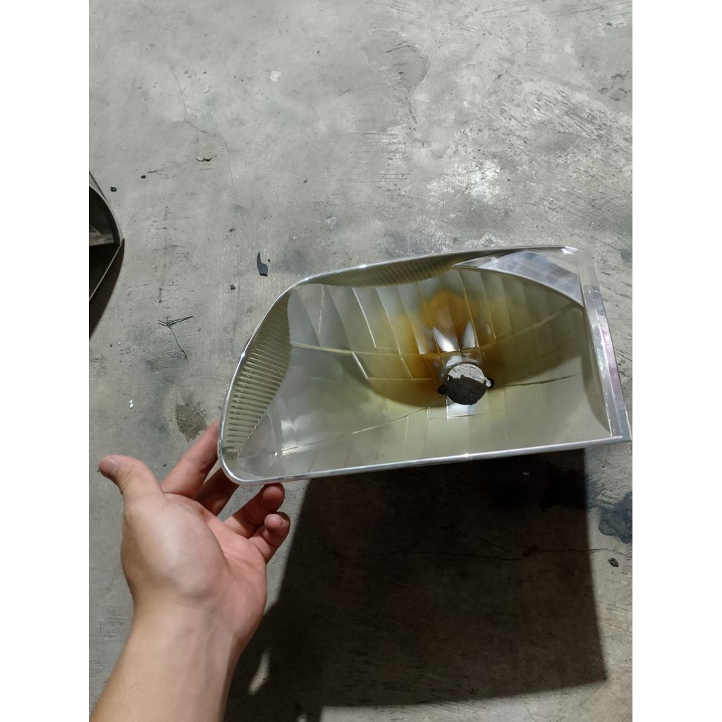 reflektor lampu depan mobil grandmax original copotan