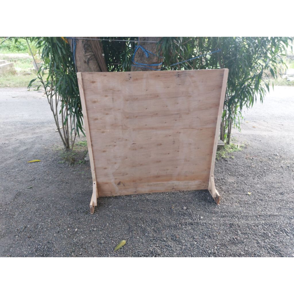 Papan sekat ruangan/ ruang tamu