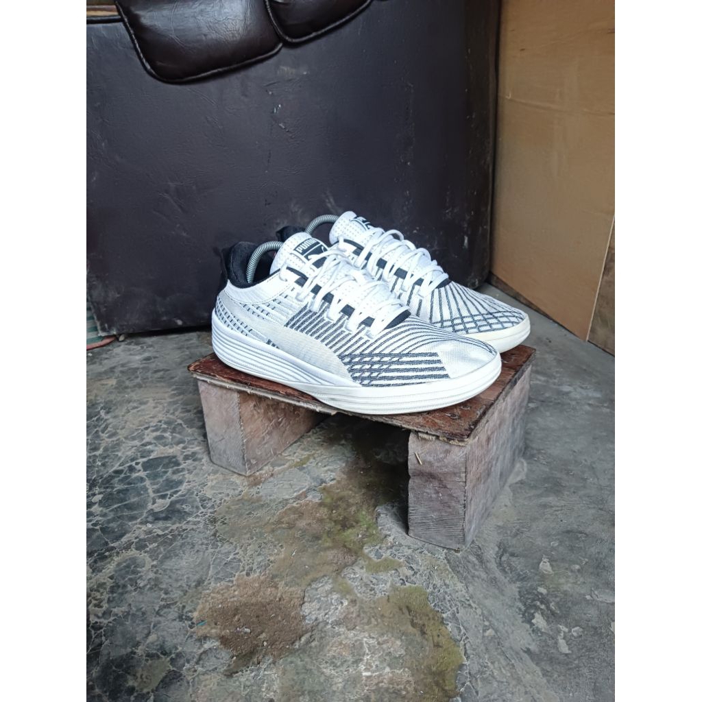 Sepatu Basket Puma Clyde All Pro